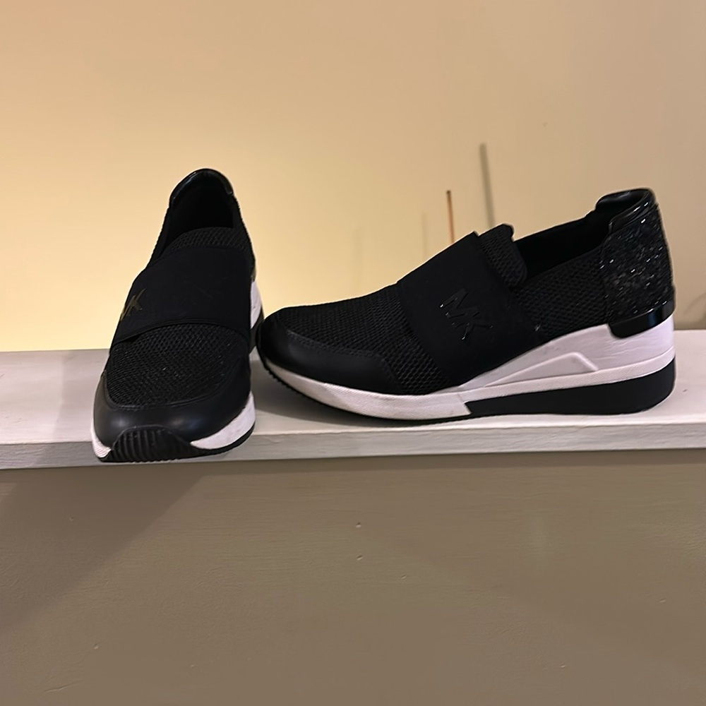 Michael Kors Black Athleisure Sparkly Wedge Heel Sneakers Slip On 8.5 mesh